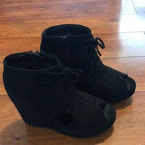 Jeffrey Campbell Mary Roks